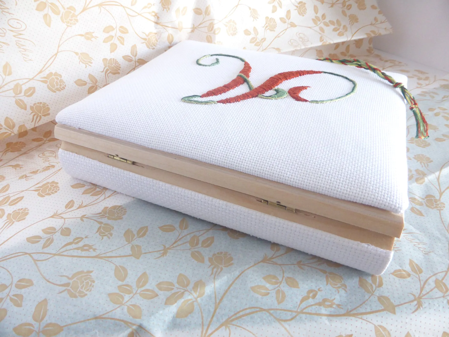 Κεντητό Κουτί με Κλειδαριά - Image 4