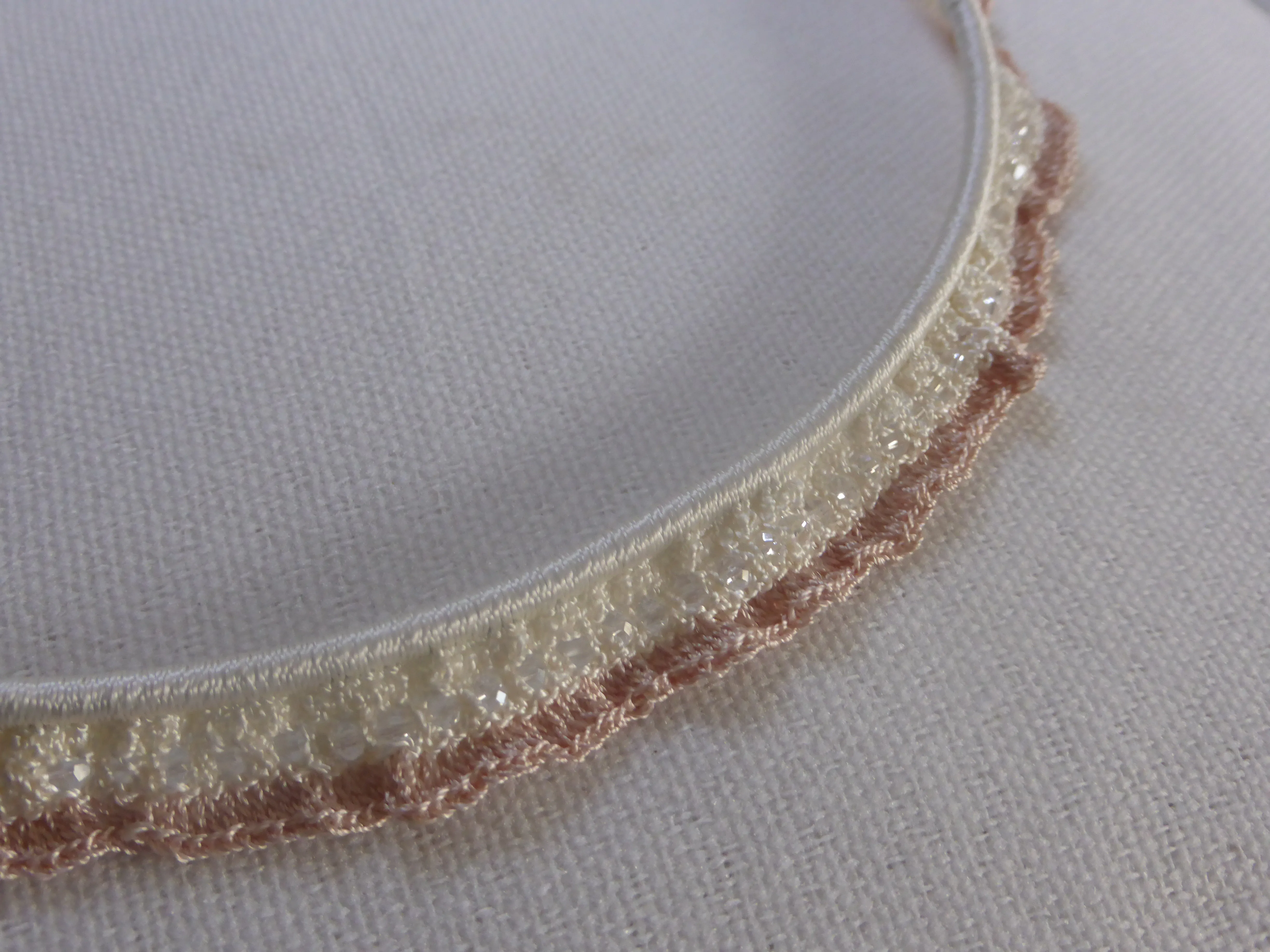 Στέφανα μεταξωτή δαντέλα crème-nude - Image 10