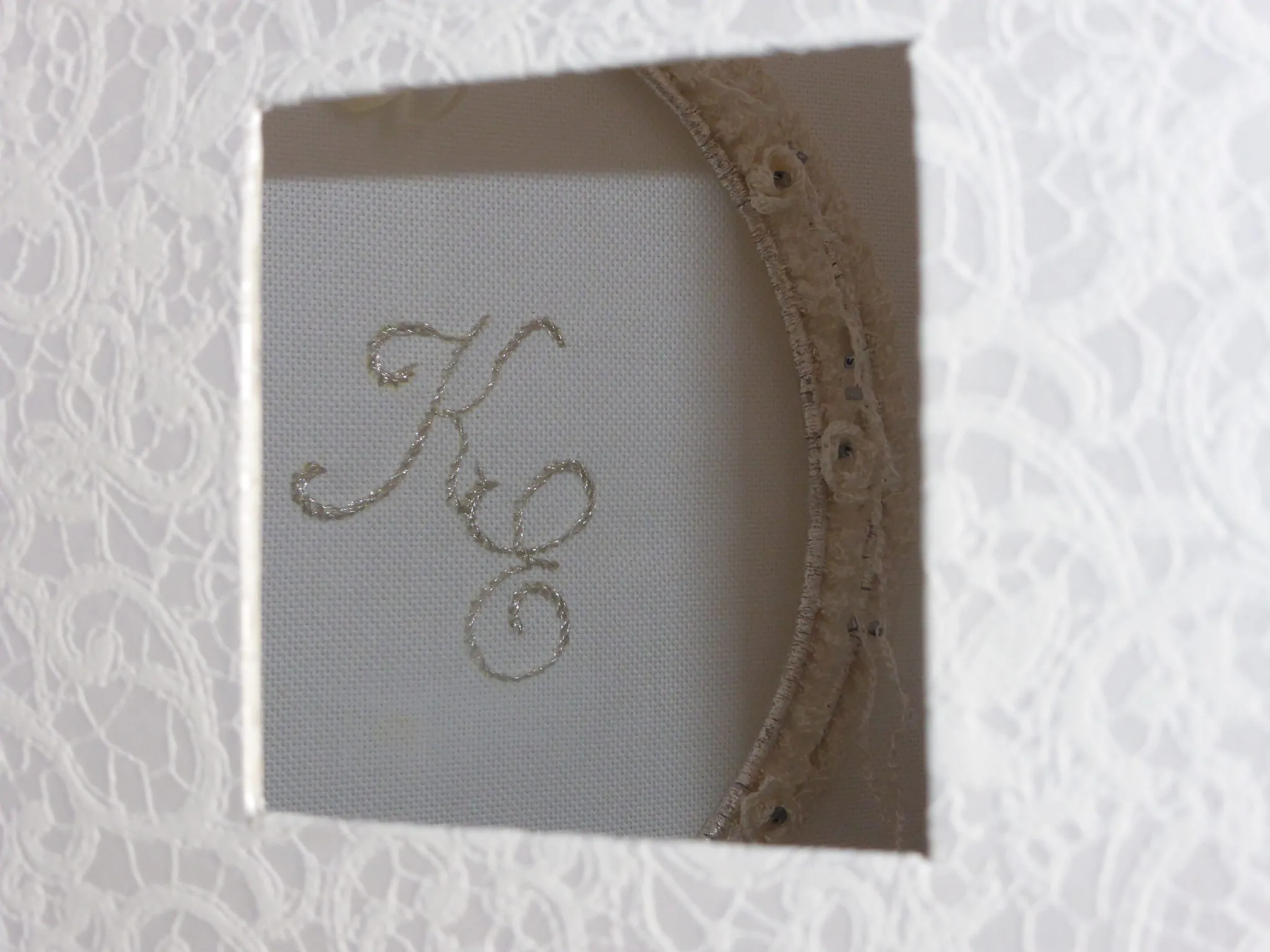 Στέφανα μεταξωτά επάργυρα & Στεφανοθήκη "Ρόδι" - Image 7